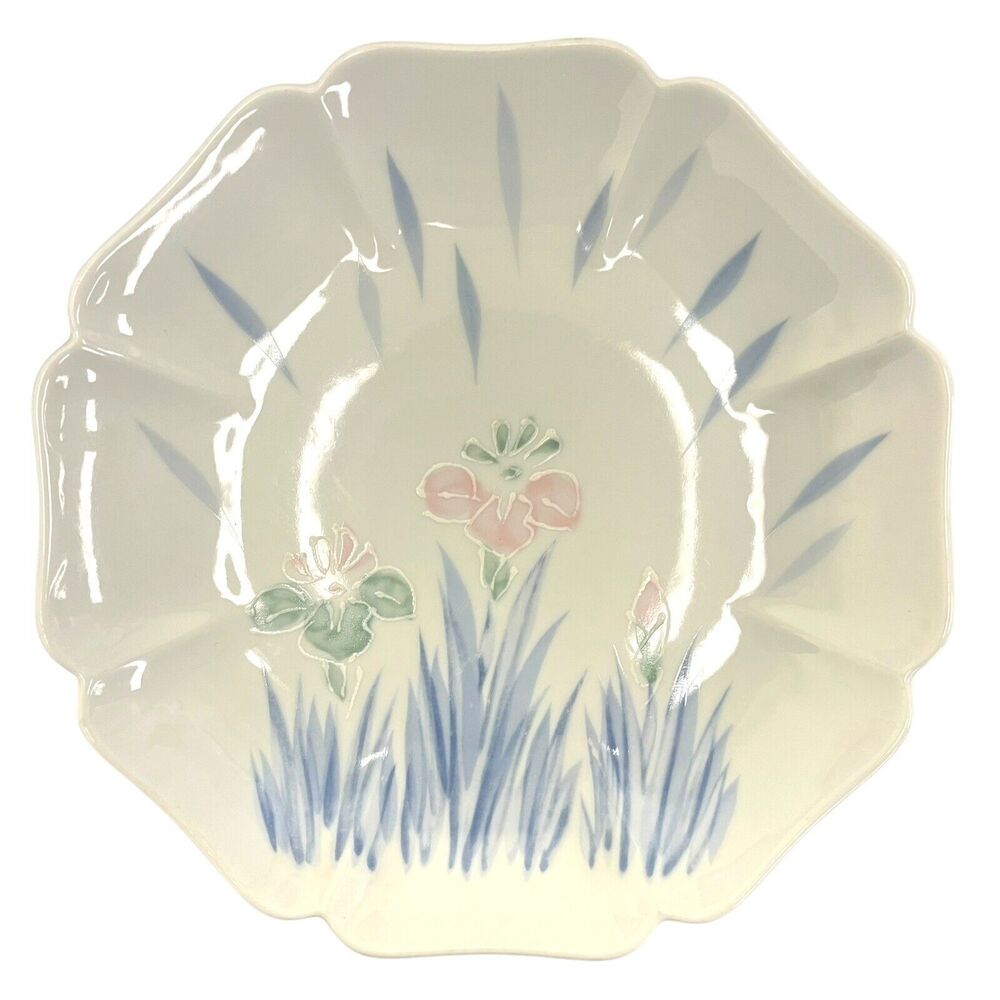 Vintage Iris Floral Dinner Serving Decorative Plate Scalloped Edge Japan‎ 8.5"